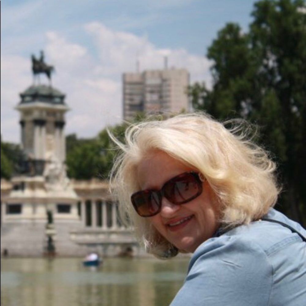Meet your Posher, Debra
